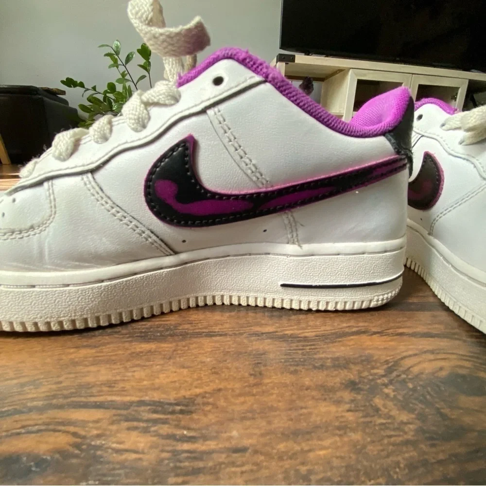 Nike Air Force 1 LV8